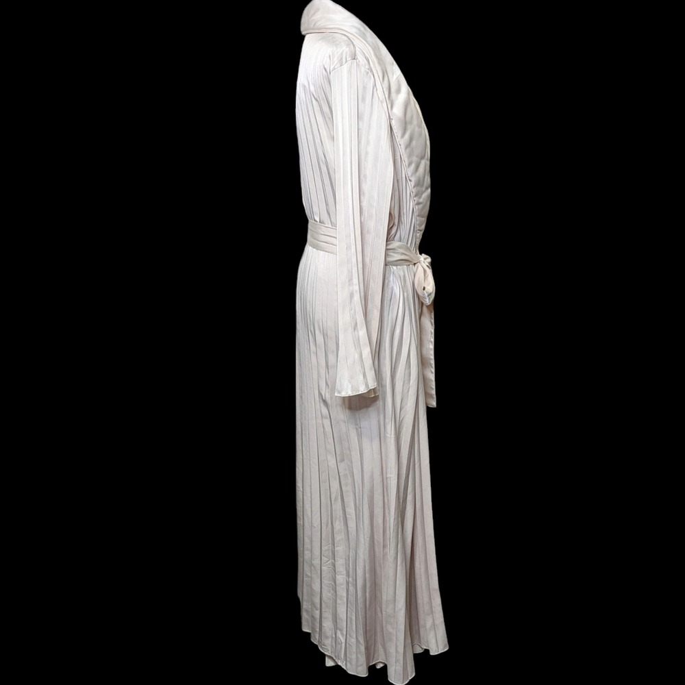 Cabernet Cream Robe - Picture 3 of 12